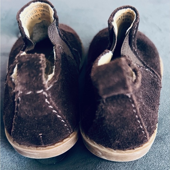 BABY GAP Brown Suede Ankle Boots with Elastic Panels - Picture 5 of 5